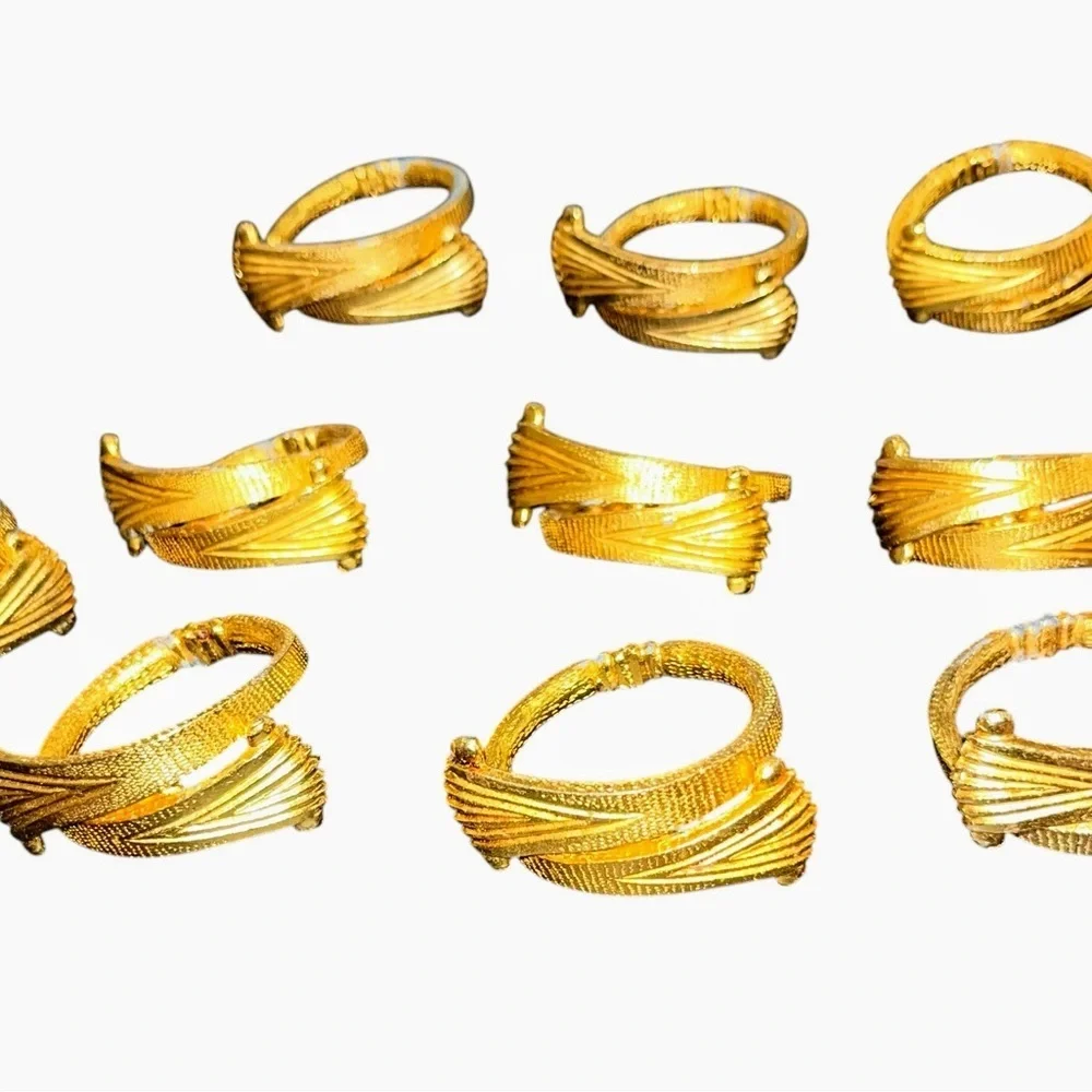 Vintage Gold Tone Napkin Rings Set of 10 – Textured Criss Cross Design